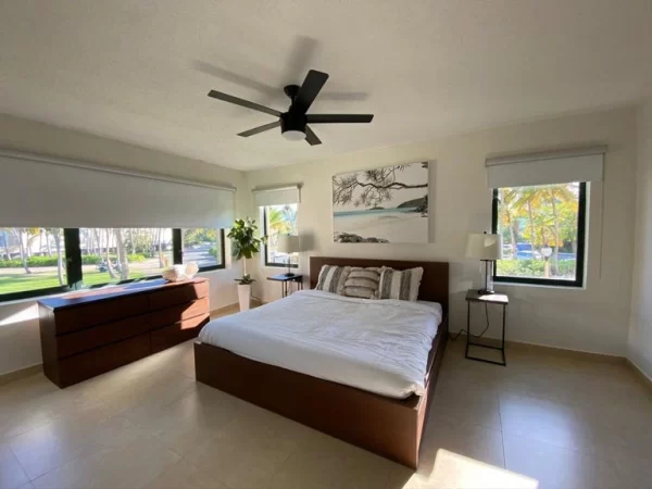 Beach Front (3br)